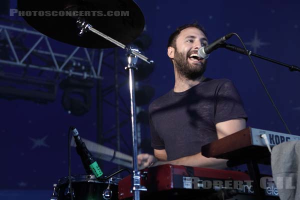 LOCAL NATIVES - 2010-06-27 - PARIS - Hippodrome de Longchamp - 